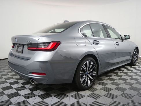 Certified 2025 BMW 330i Sedan RWD image 3