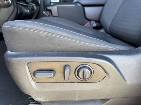 Used 2022 Chevrolet Silverado 1500 LT image 15