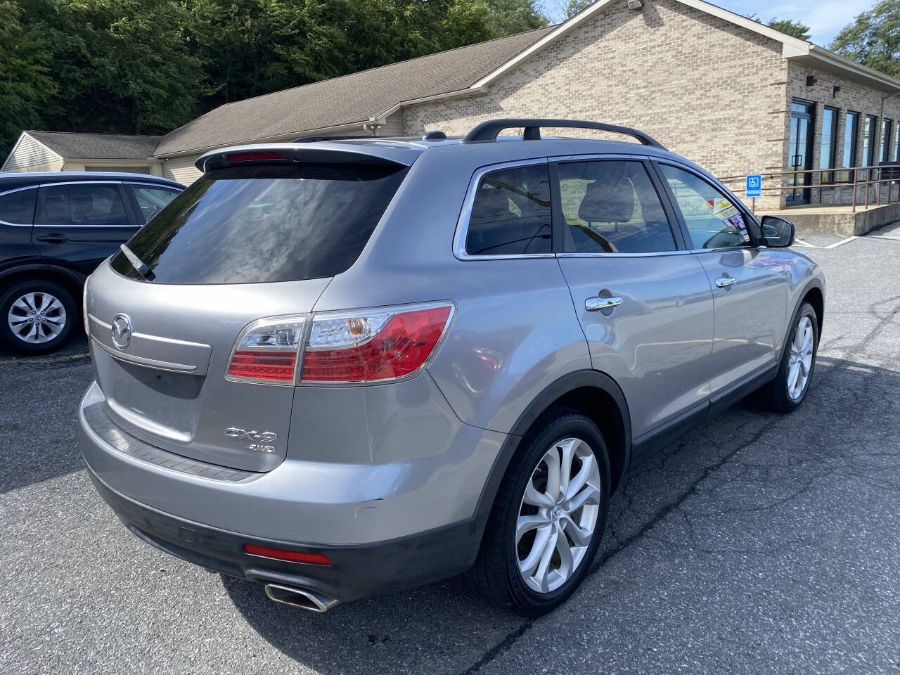 Used 2011 MAZDA CX-9 Grand Touring w/ Moonroof & Bose Audio Pkg AWD/4WD image 6