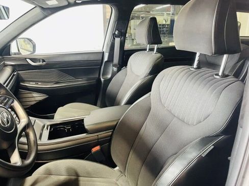 Used 2024 Hyundai Palisade Calligraphy image 9