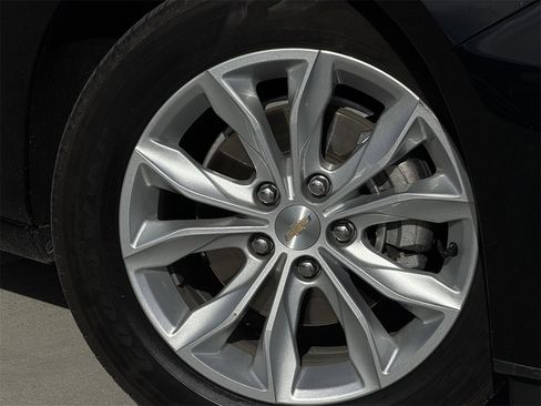 Certified 2025 Chevrolet Malibu LT image 10