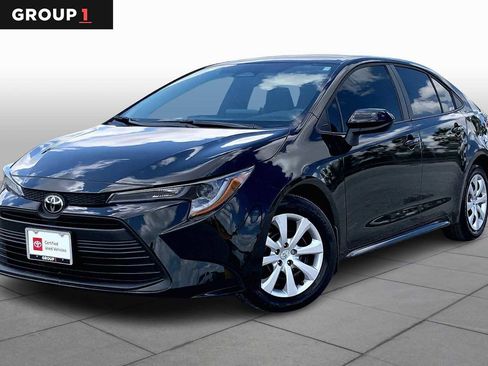 Certified 2025 Toyota Corolla LE image 1