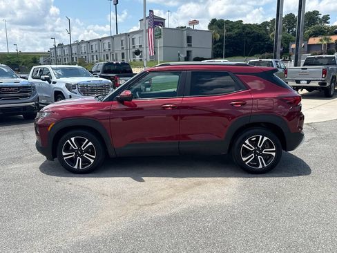 Used 2023 Chevrolet TrailBlazer LT w/ Convenience Package FWD image 4