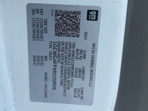 Used 2024 Chevrolet Express 2500 w/ Driver Convenience Package RWD image 23