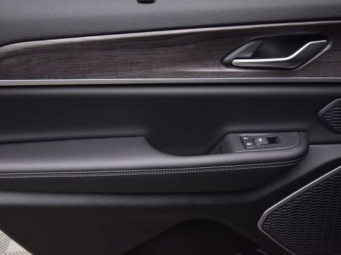 New 2025 Jeep Grand Cherokee L Limited image 22