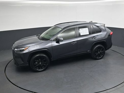 Used 2023 Toyota RAV4 SE AWD/4WD image 32