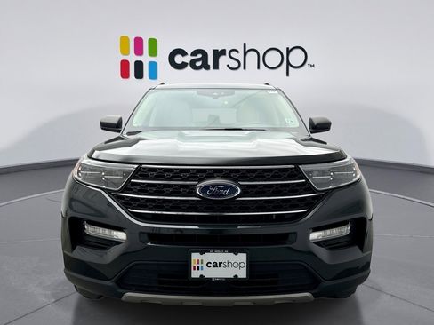 Used 2023 Ford Explorer XLT w/ Equipment Group 202A image 8