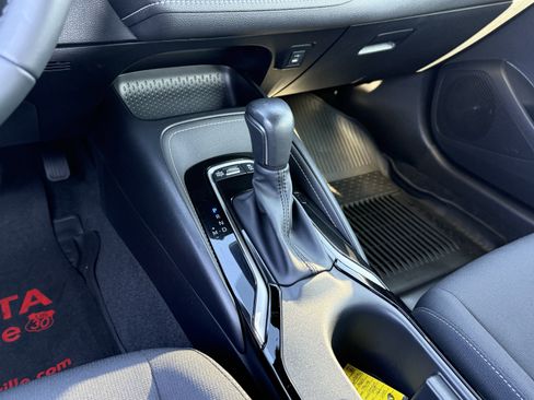 Used 2024 Toyota Corolla SE image 18