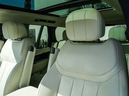 Certified 2025 Land Rover Range Rover SE AWD/4WD image 26