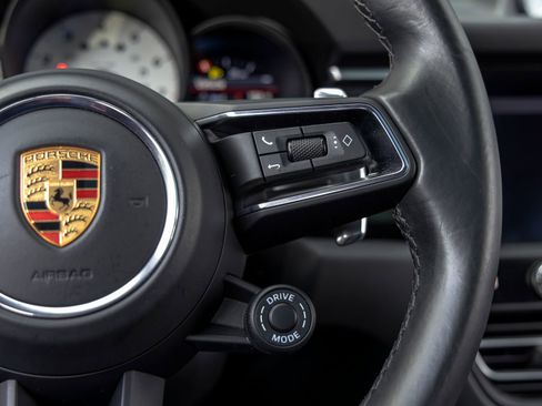 Certified 2022 Porsche Macan S AWD/4WD image 32