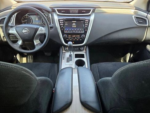 Used 2018 Nissan Murano S FWD image 18