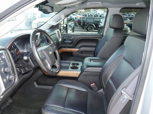 Used 2016 Chevrolet Silverado 2500 LTZ image 2