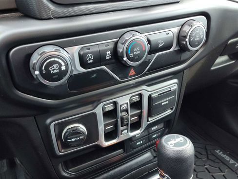 Used 2018 Jeep Wrangler Unlimited Sport S image 23