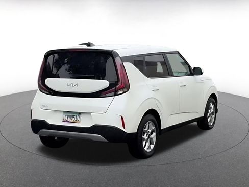 Used 2025 Kia Soul LX w/ LX Technology Package image 14