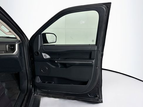 Used 2024 Ford Expedition Max XLT image 34