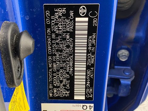 Used 2020 Toyota C-HR XLE image 22