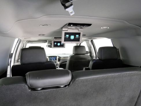 Used 2020 GMC Yukon XL Denali w/ Denali Premium Package AWD/4WD image 25