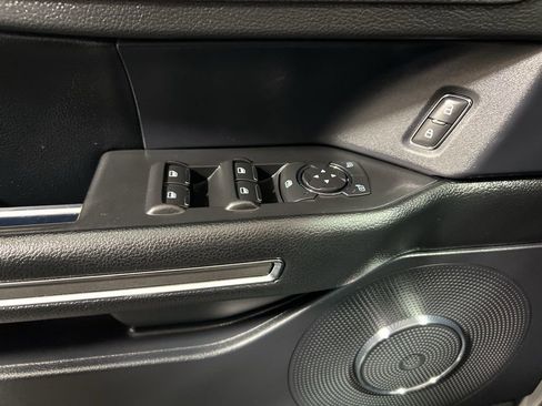 Used 2021 Ford Expedition XLT image 40