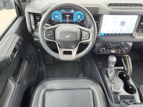 Used 2025 Ford Bronco Badlands AWD/4WD image 11
