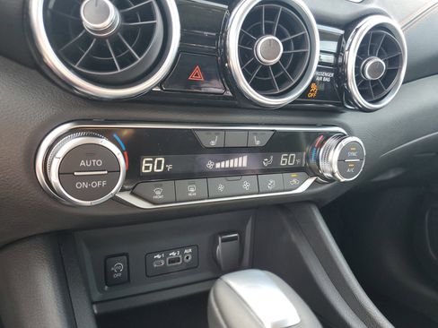 New 2025 Nissan Sentra SR w/ Midnight Edition image 15