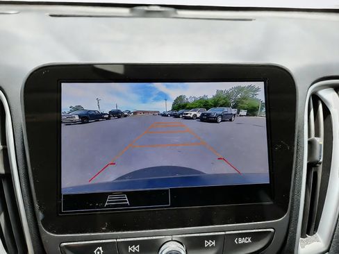 Used 2025 Chevrolet Malibu LT FWD image 17