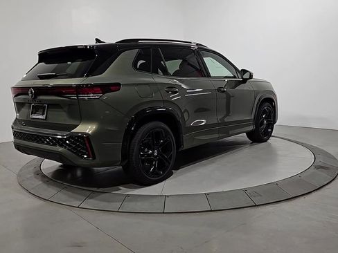 New 2026 Volkswagen Tiguan SE R-Line image 5