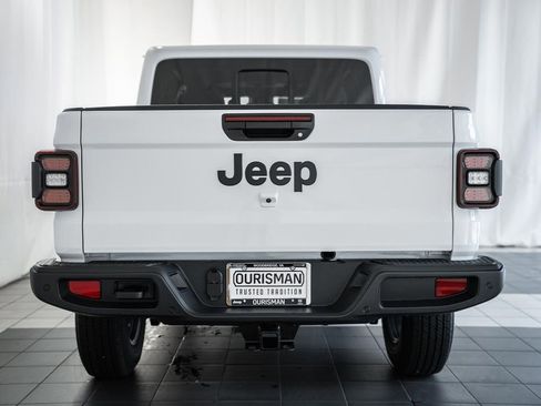 New 2025 Jeep Gladiator Sport image 5