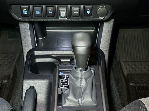 Used 2022 Toyota Tacoma TRD Sport w/ Technology Package AWD/4WD image 14