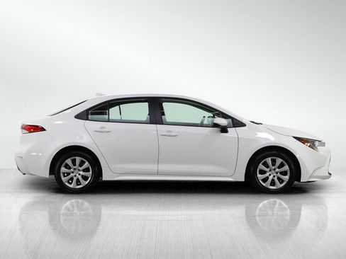 Used 2025 Toyota Corolla LE image 6