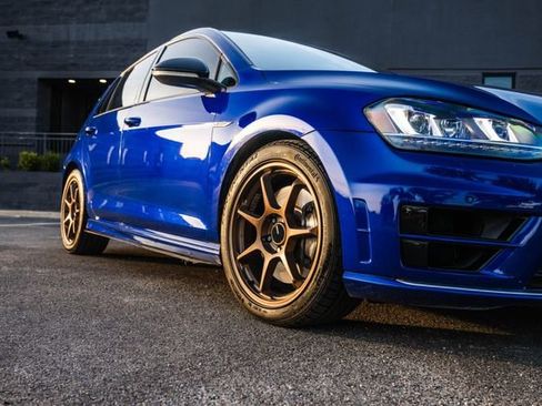 Used 2015 Volkswagen Golf R 4Motion image 25