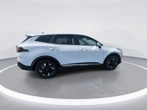 Used 2026 Kia Sportage LX image 8