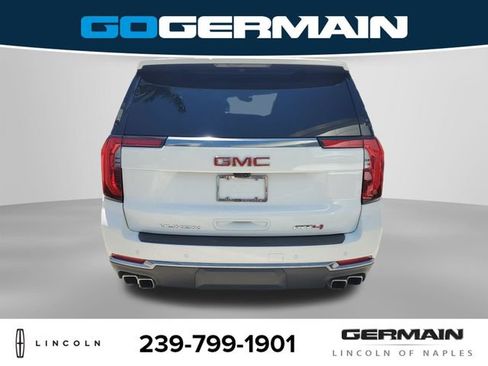 Used 2025 GMC Yukon XL AT4 w/ AT4 Premium Package AWD/4WD image 8