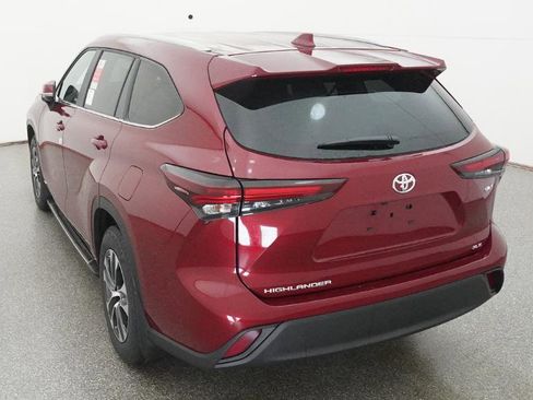 New 2026 Toyota Highlander XLE image 26