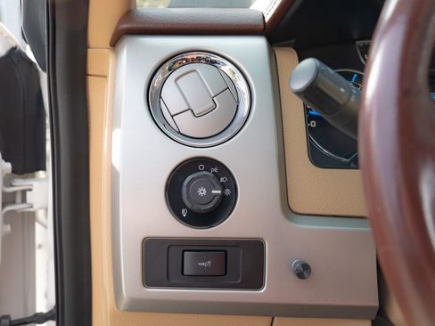 Used 2013 Ford F150 King Ranch w/ King Ranch Chrome Pkg image 15