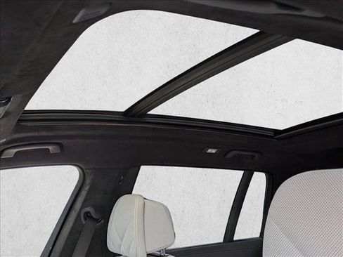 Used 2025 BMW X7 xDrive40i w/ M Sport Package AWD/4WD image 13