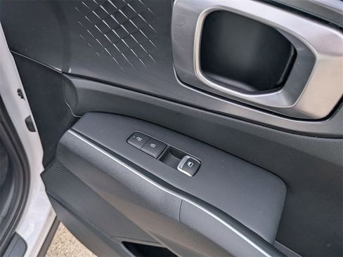 Used 2024 Kia Sorento S image 28