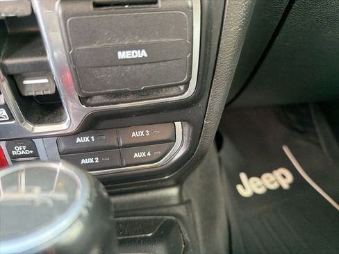 Used 2020 Jeep Gladiator Rubicon AWD/4WD image 23