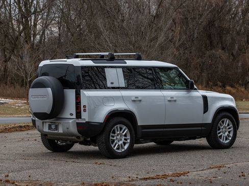 Used 2020 Land Rover Defender 110 S image 4