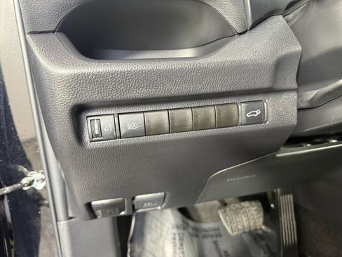 Used 2025 Toyota RAV4 XLE w/ Convenience Package image 23