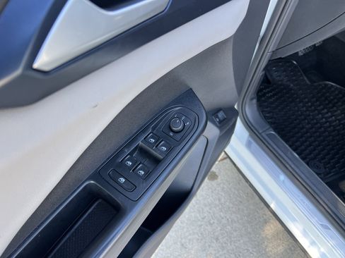 Certified 2022 Volkswagen Taos SE w/ Panoramic Sunroof Package image 14