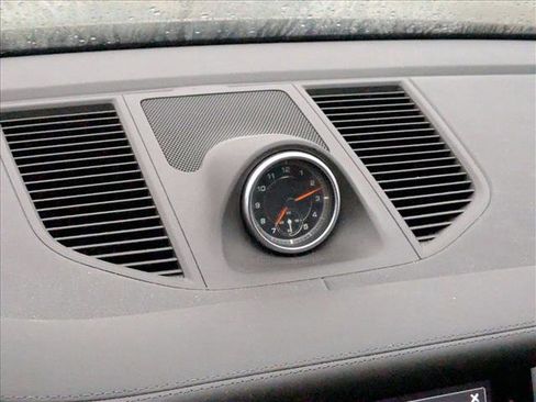 Used 2018 Porsche Macan Turbo image 14