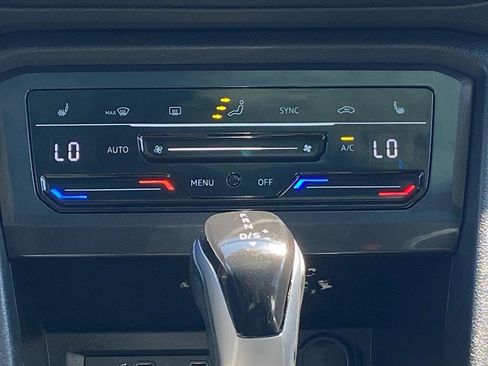 Certified 2023 Volkswagen Tiguan SE w/ Panoramic Sunroof Package image 9