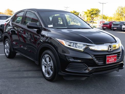 Used 2019 Honda HR-V LX image 3
