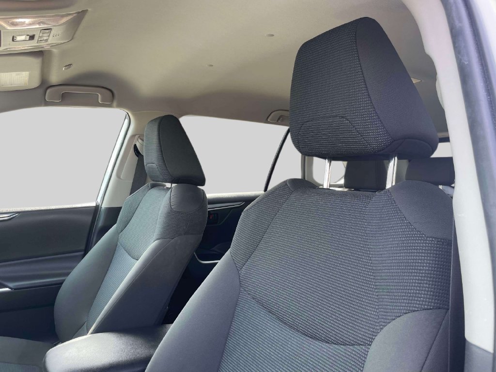 Used 2023 Toyota RAV4 LE AWD/4WD image 18