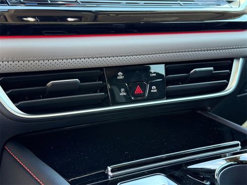 New 2026 Volkswagen Atlas Peak Edition image 23