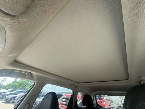 Used 2017 Nissan Rogue SL w/ SL Premium Package FWD image 9