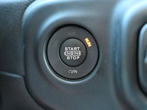 Used 2023 Jeep Gladiator Overland image 33