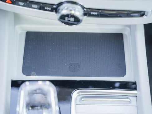 New 2026 Volvo XC60 B5 Ultra w/ Protection Package Premier image 24