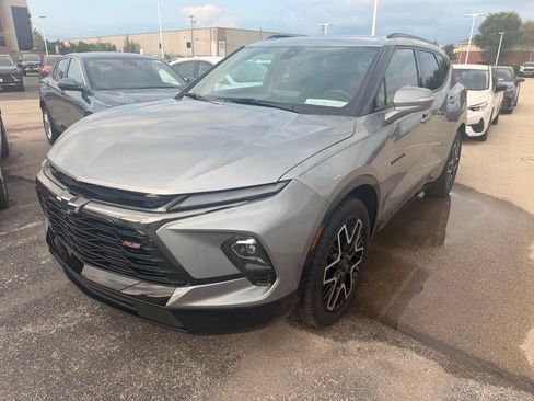 Used 2025 Chevrolet Blazer RS w/ Driver Confidence II Package FWD image 1