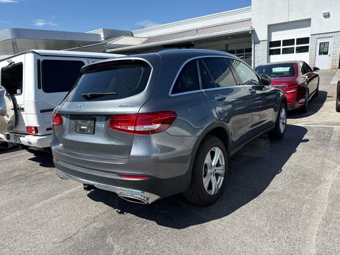 Used 2017 Mercedes-Benz GLC 300 4MATIC image 4